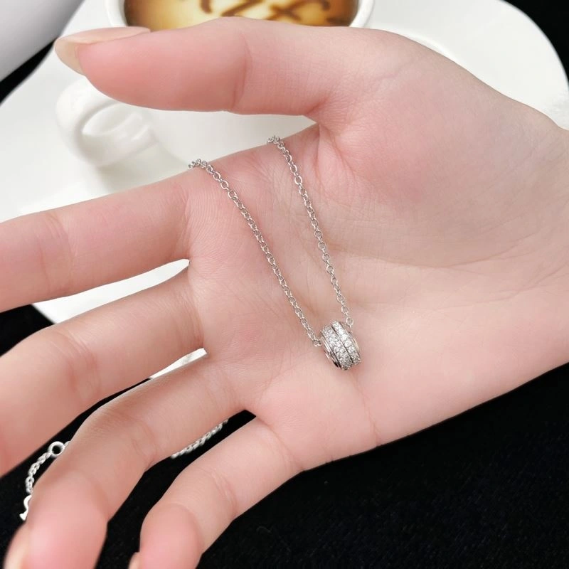 Youthful Piaget Necklaces 213409