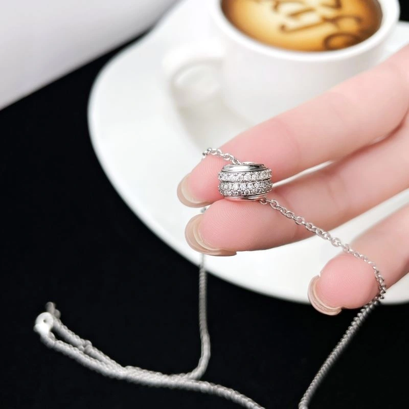Youthful Piaget Necklaces 213409