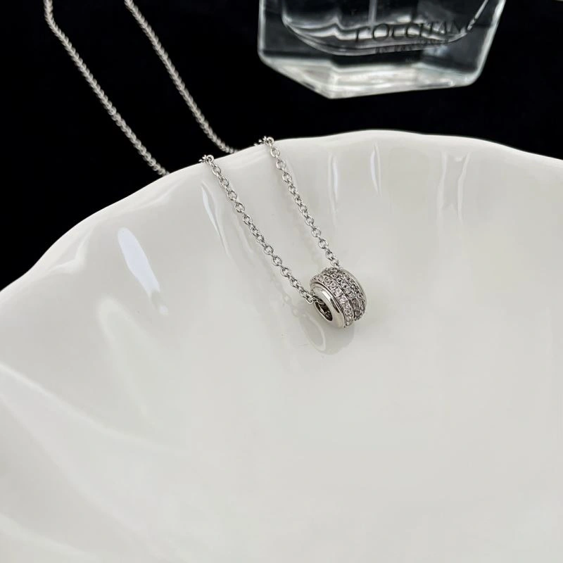 Youthful Piaget Necklaces 213409