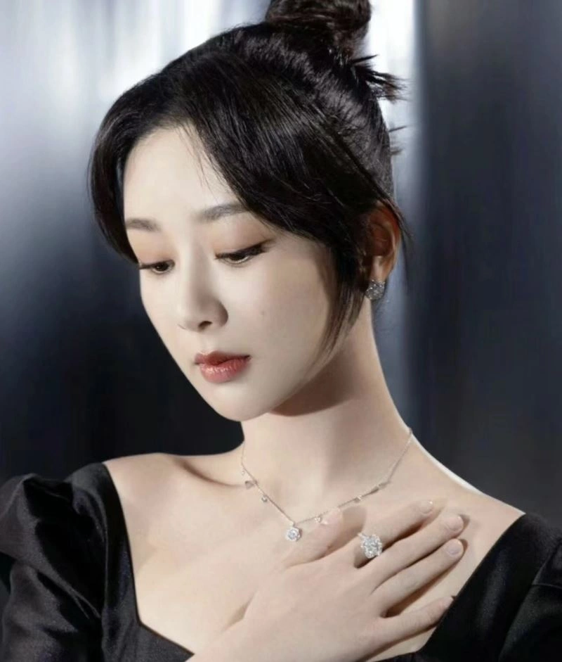 Vibrant Piaget Necklaces 214148