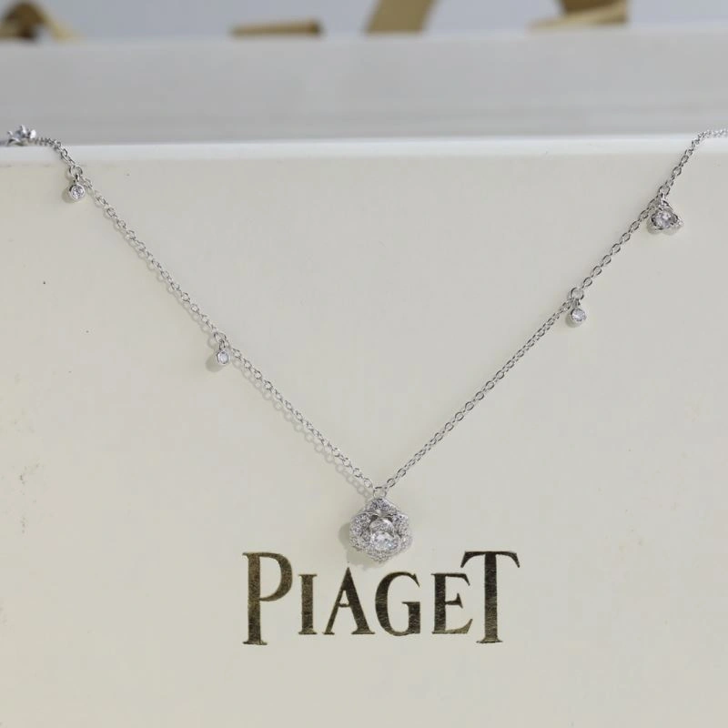 Vibrant Piaget Necklaces 214148