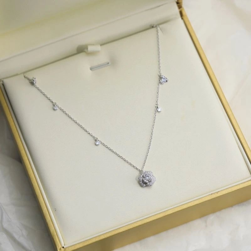 Vibrant Piaget Necklaces 214148