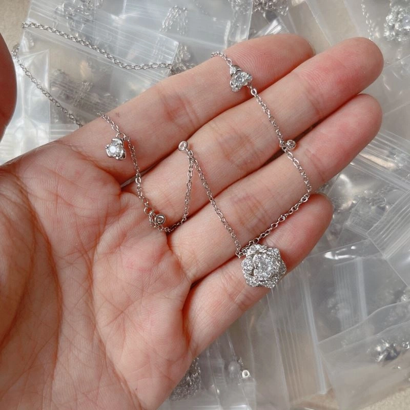 Vibrant Piaget Necklaces 214148