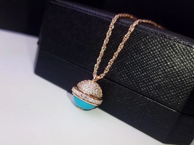 Piaget Necklaces FreshLook 212845