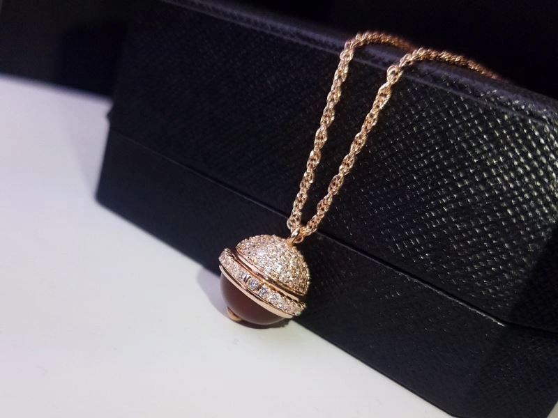 Piaget Necklaces FreshLook 212845