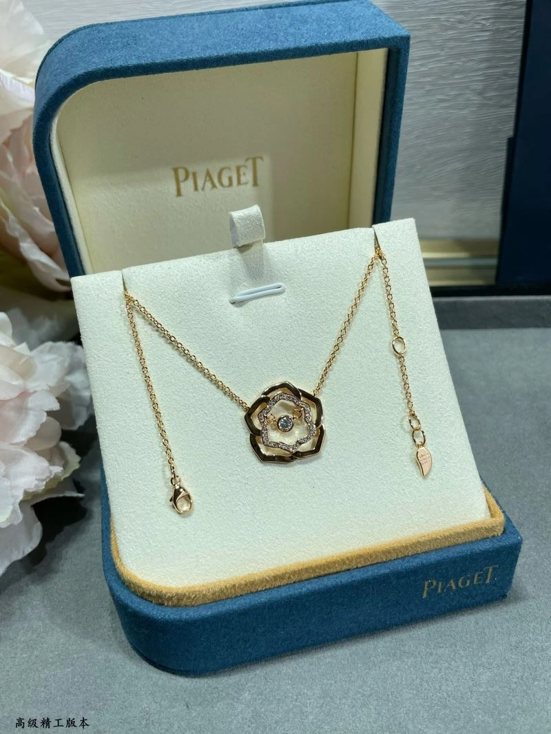 Compact Piaget Necklaces 211776