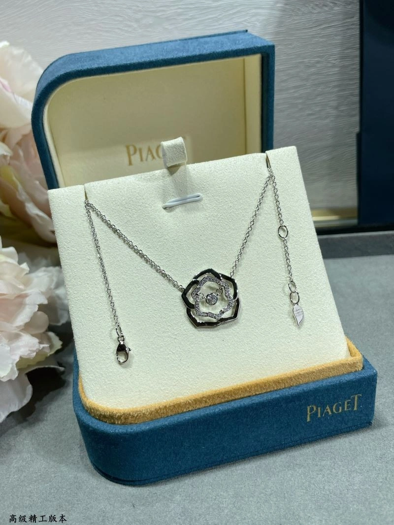 Compact Piaget Necklaces 211776