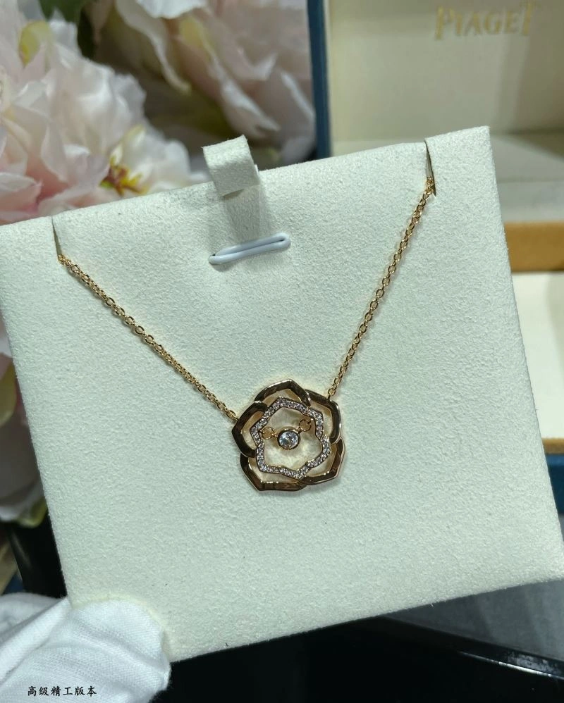 Compact Piaget Necklaces 211776