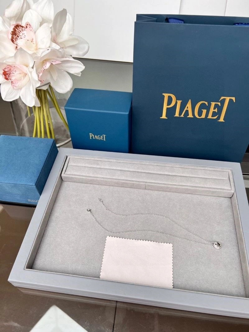 Piaget Necklaces Unique 210494