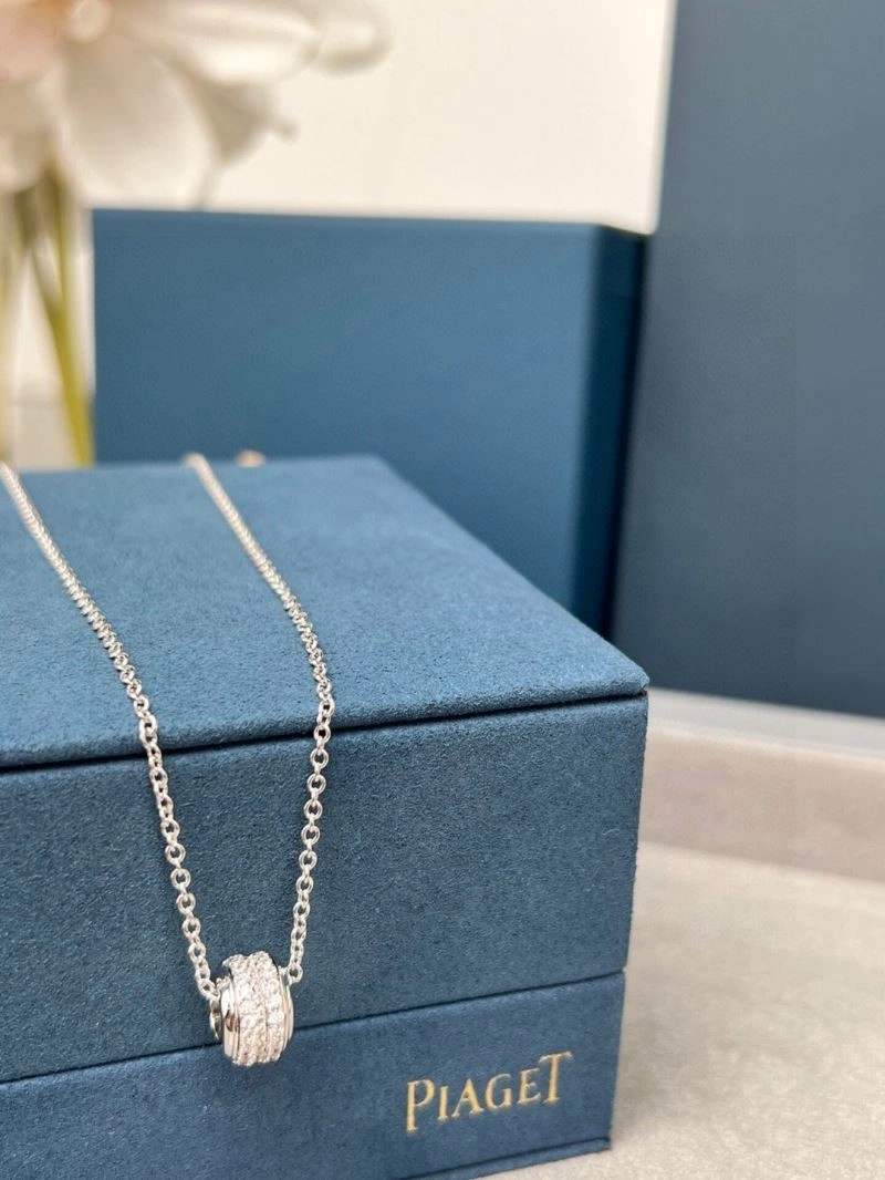 Piaget Necklaces Unique 210494