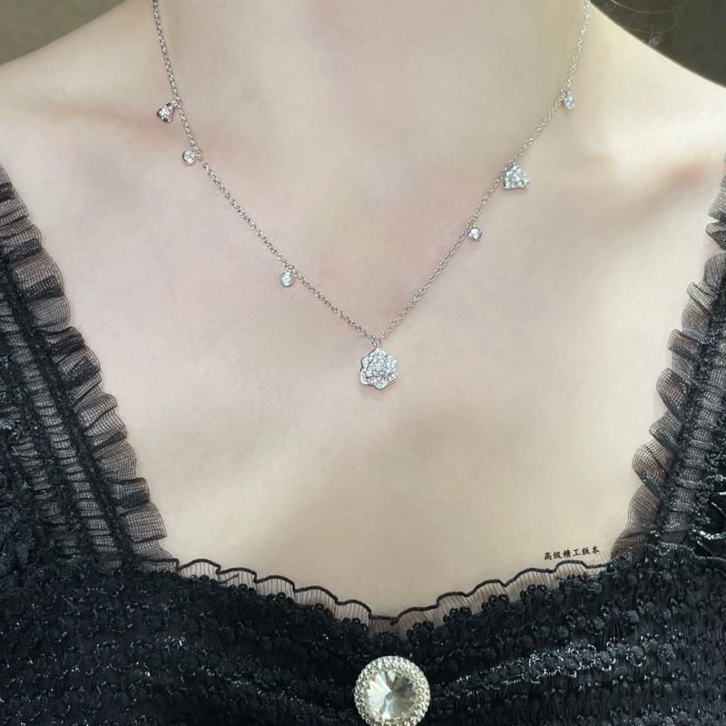 Piaget Necklaces Effortless 210544