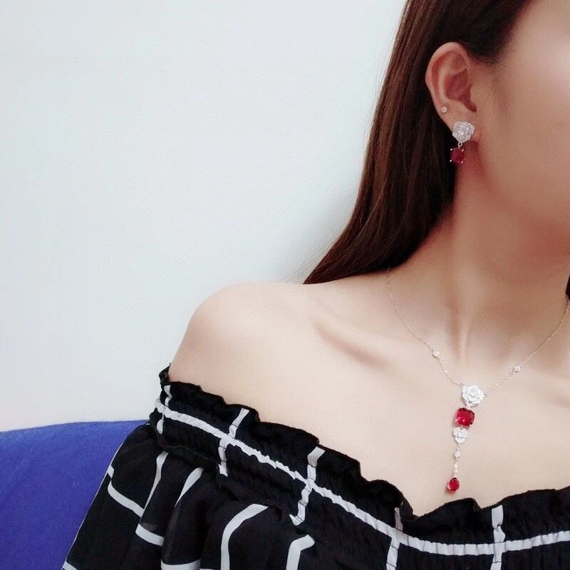 MoistureWicking Piaget Necklaces 210474