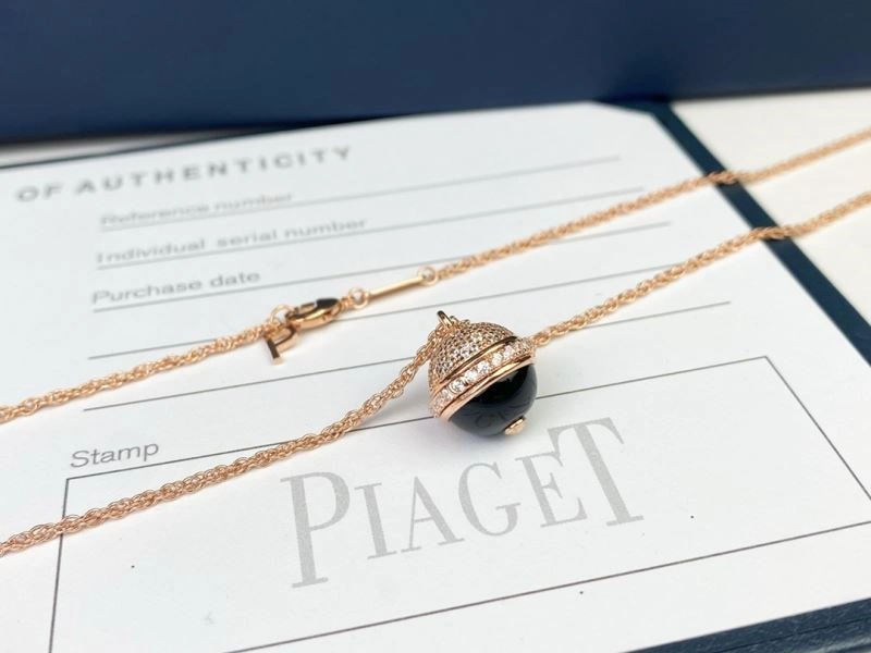 Minimalist Piaget Necklaces 209152