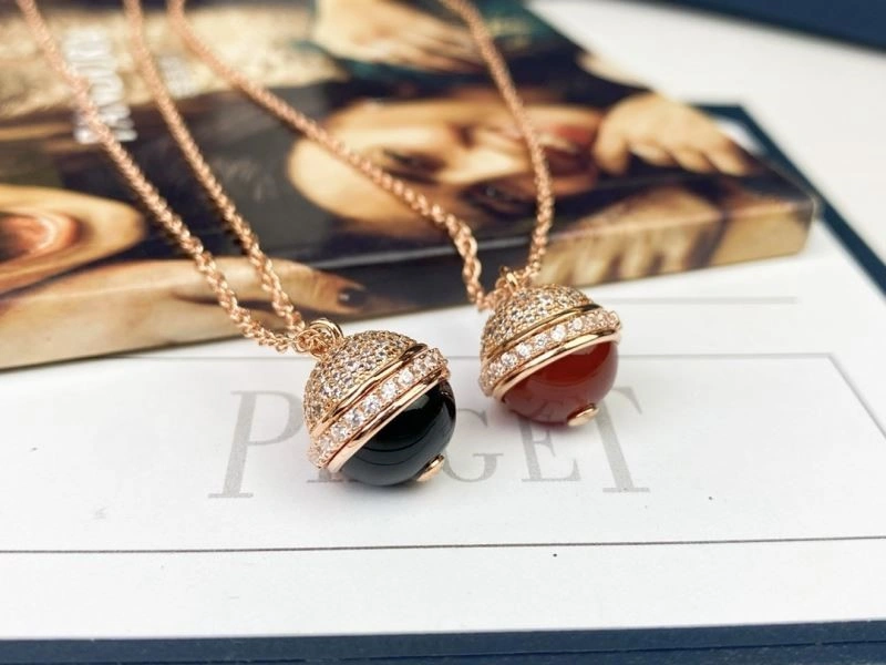 Minimalist Piaget Necklaces 209152
