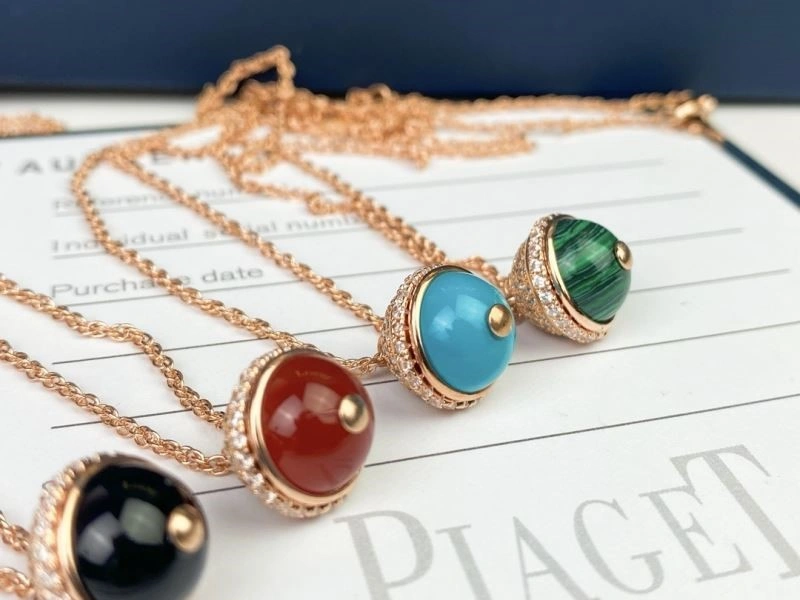 Minimalist Piaget Necklaces 209152