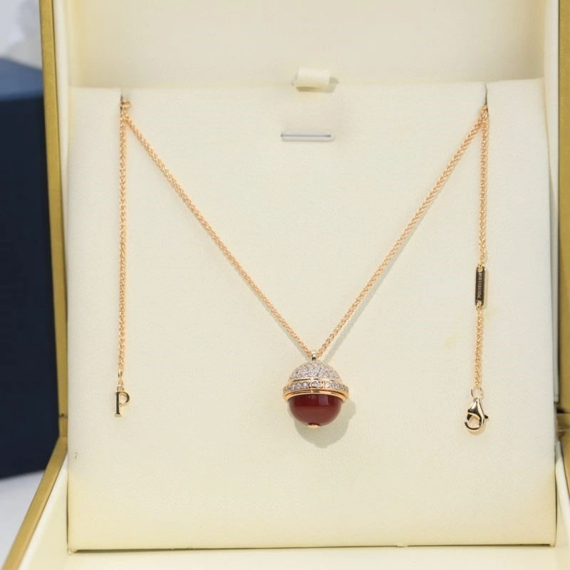 Versatile Piaget Necklaces 208517