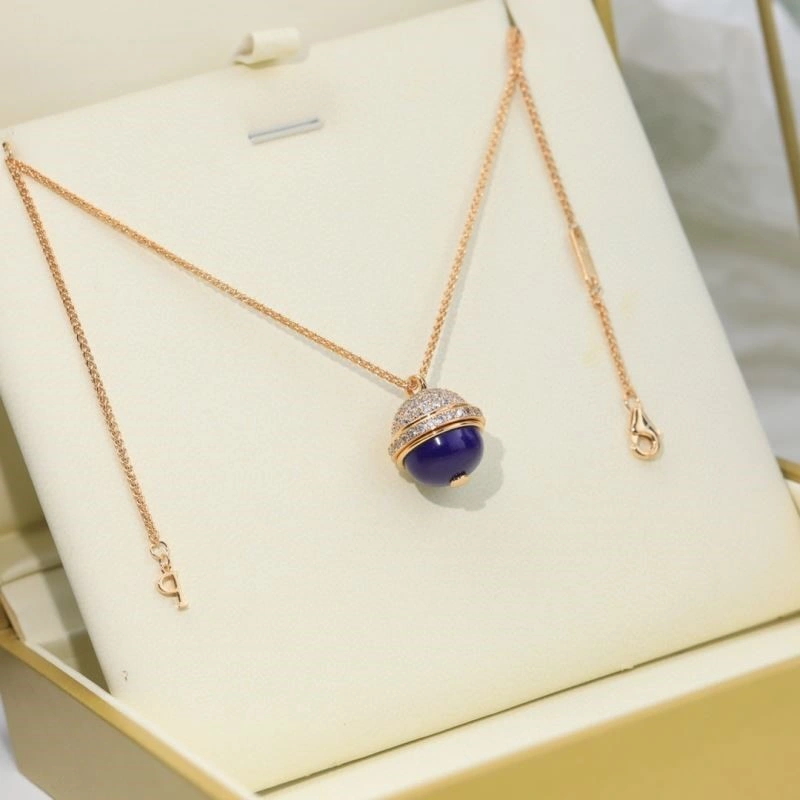Versatile Piaget Necklaces 208517