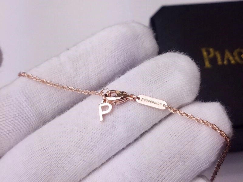 Piaget Necklaces Snug 208500