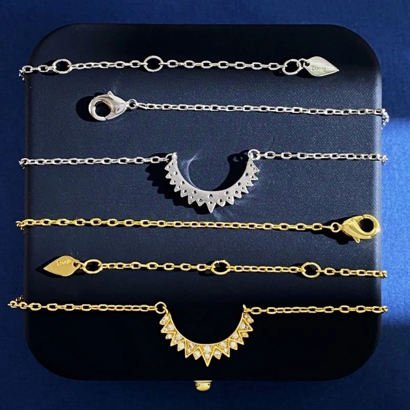 Piaget Necklaces Youthful 208491