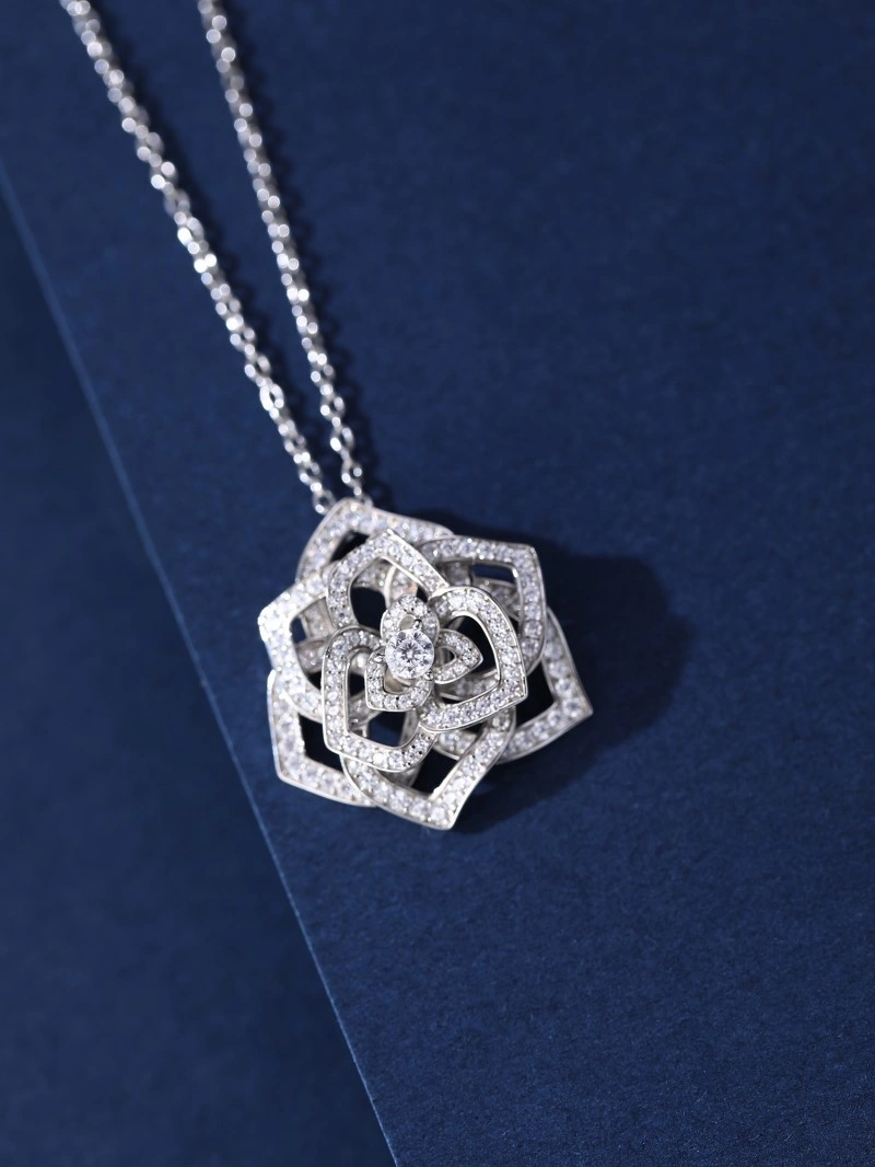 Piaget Necklaces Snug 207804