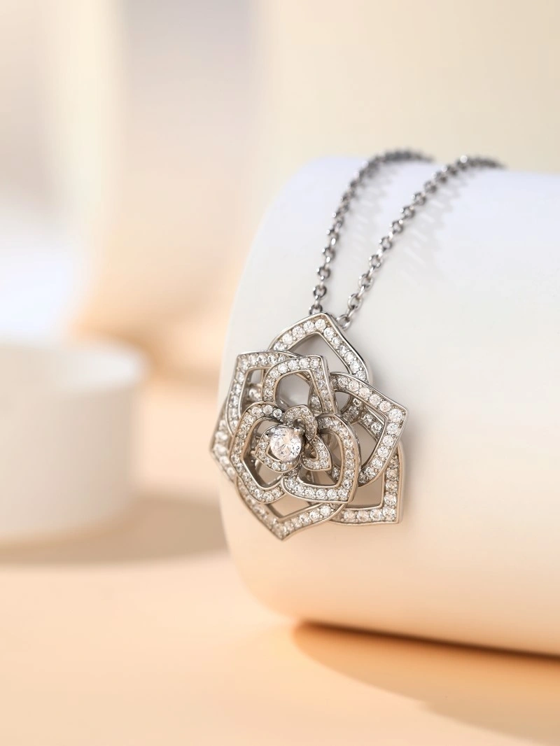Piaget Necklaces Snug 207804