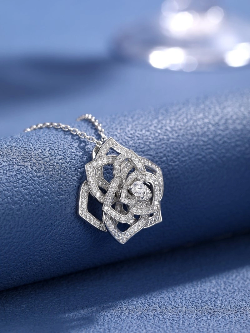 Piaget Necklaces Snug 207804
