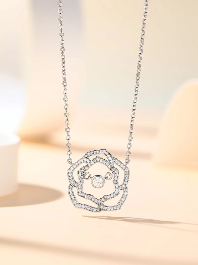 Minimalist Piaget Necklaces 207803