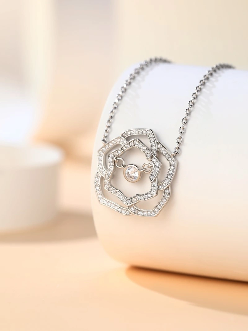 Minimalist Piaget Necklaces 207803