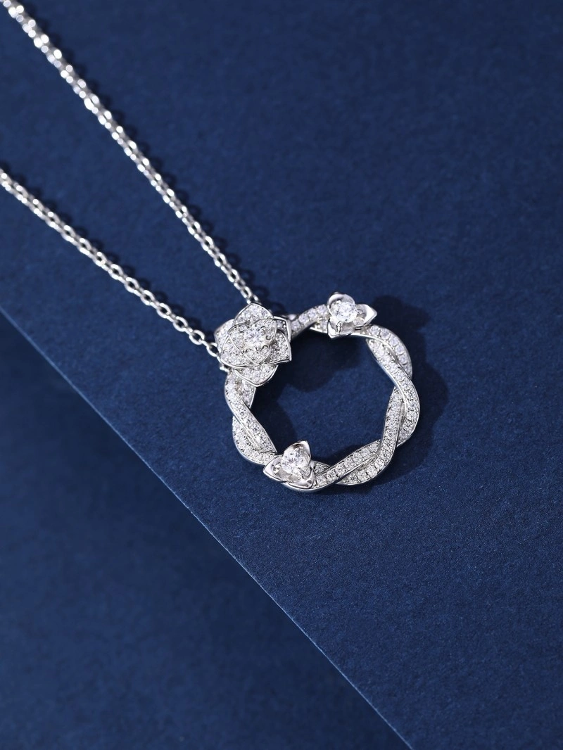 Piaget Necklaces Trendy 207793
