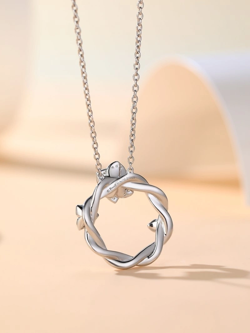 Piaget Necklaces Trendy 207793