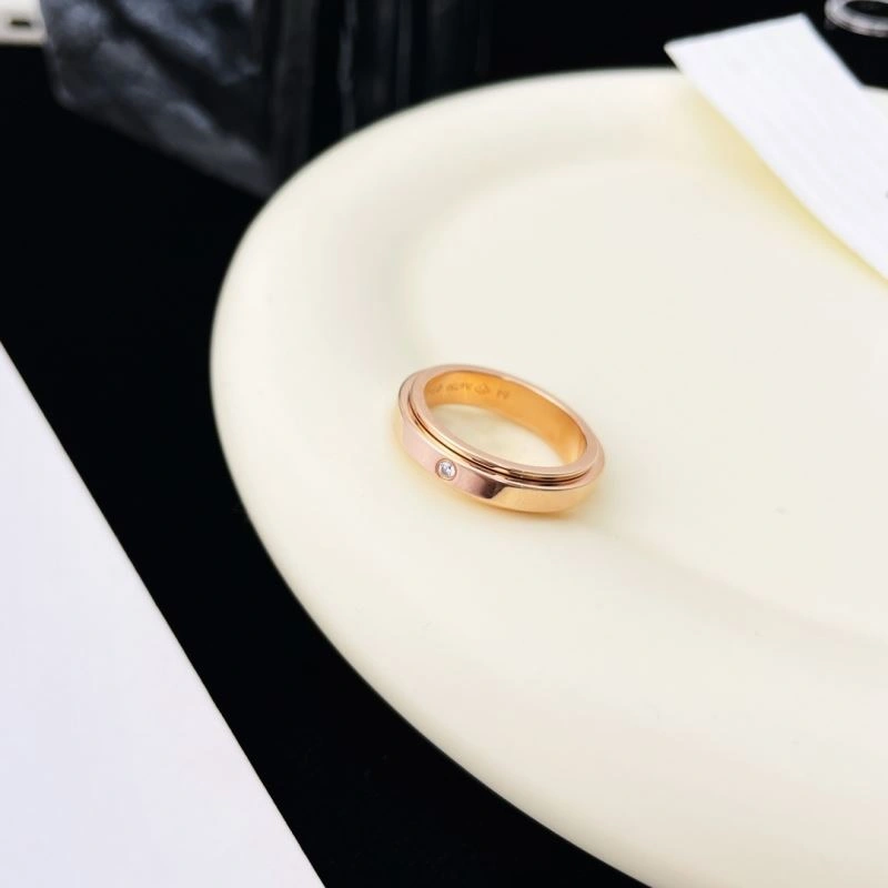 Sporty Piaget Rings 213843