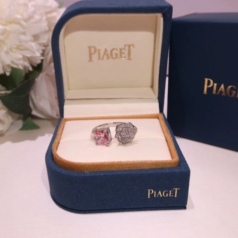 Sophisticated Piaget Rings 210449