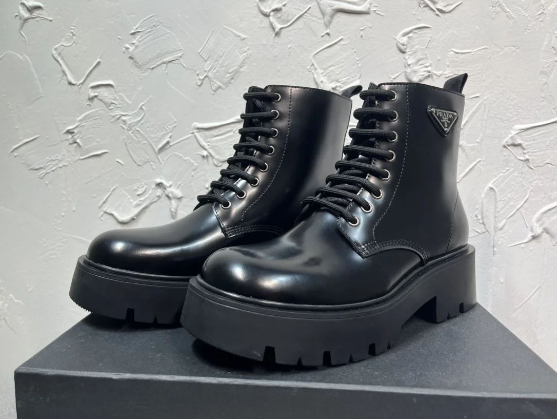 Prada Boots TimelessDesign 34297