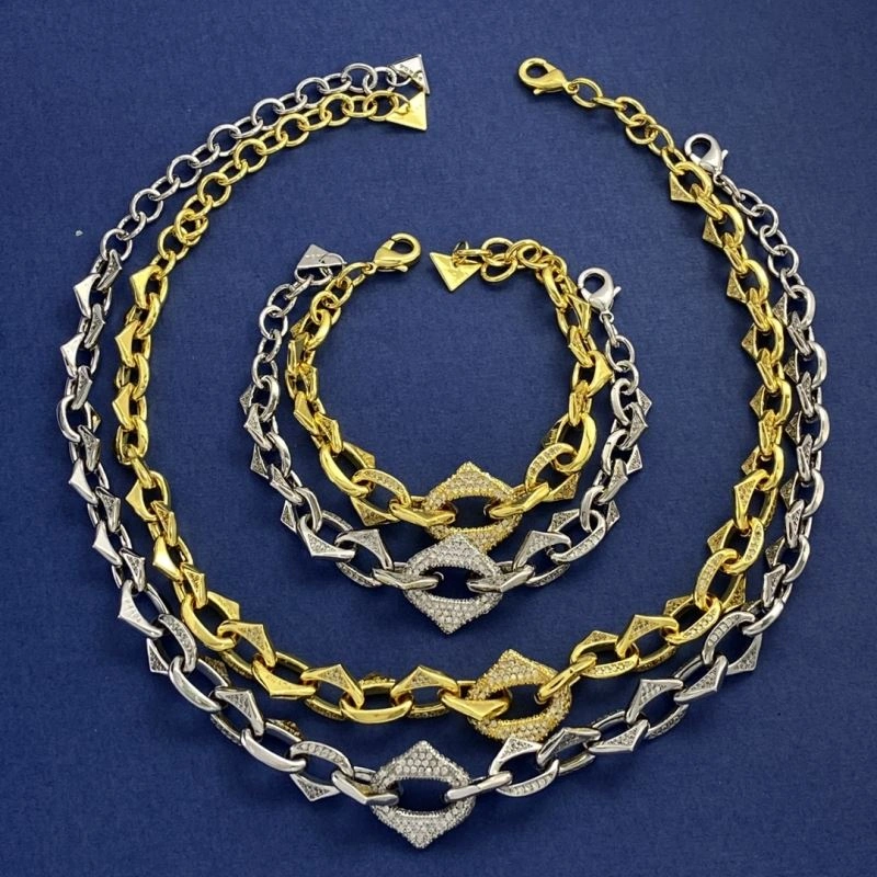 Snug Prada Bracelets 212536