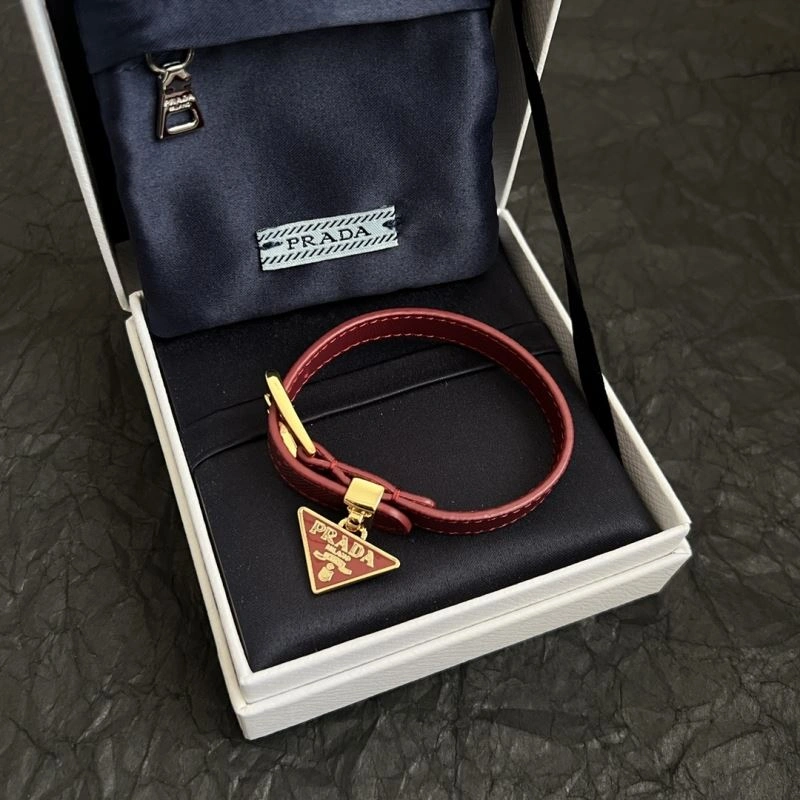 Cozy Prada Bracelets 211764
