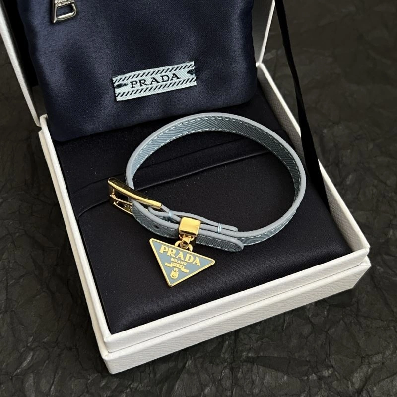 Cozy Prada Bracelets 211764