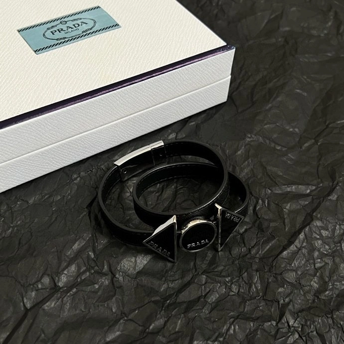 Refined Prada Bracelets 211113