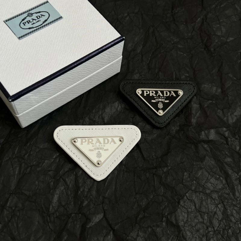 Prada Brooches Flexible 210431