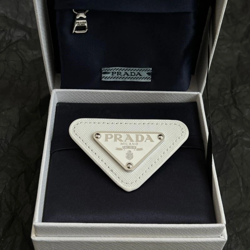 Prada Brooches Flexible 210431