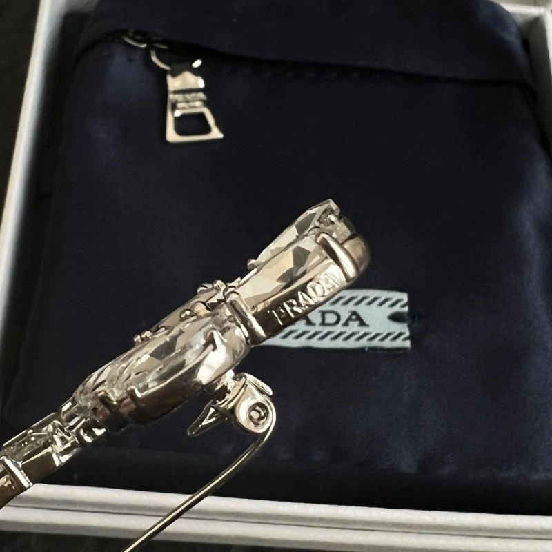 Affordable Prada Brooches 209685