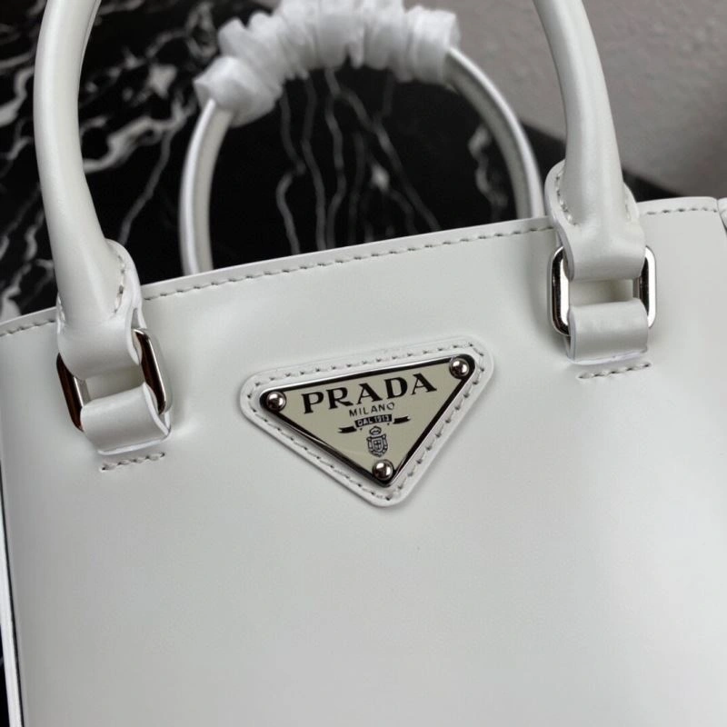 Prada Bucket Bags Durable 60818