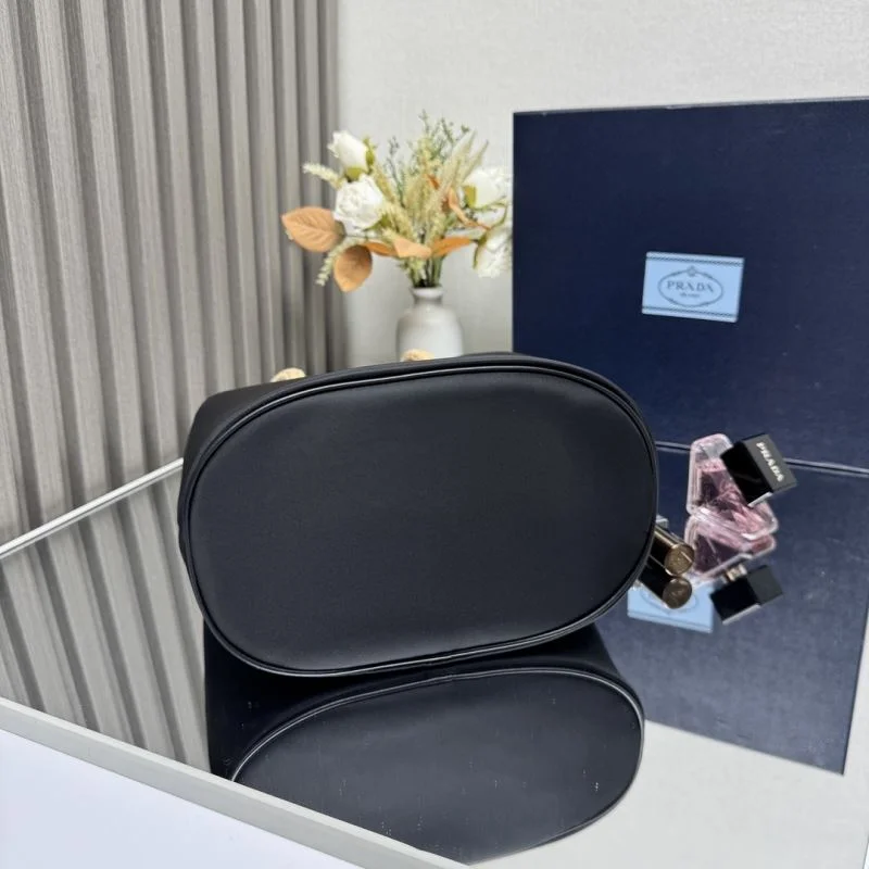 Minimalist Prada Bucket Bags 45251