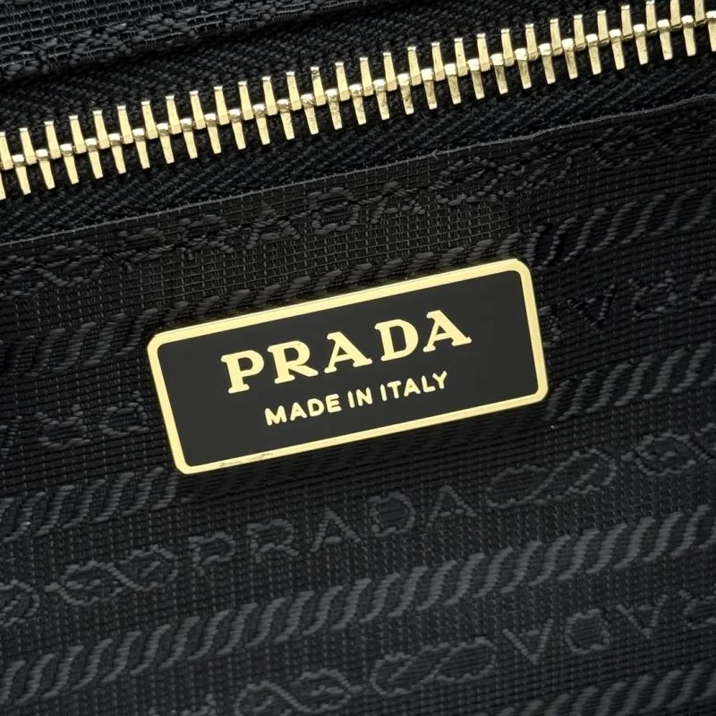 Minimalist Prada Bucket Bags 45251