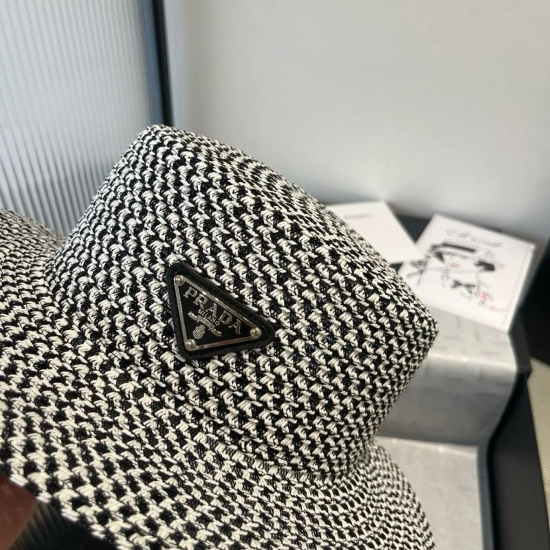 EyeCatching Prada Caps 261116