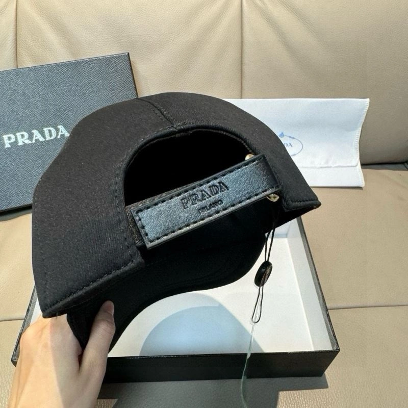 Seasonal Prada Caps 261092