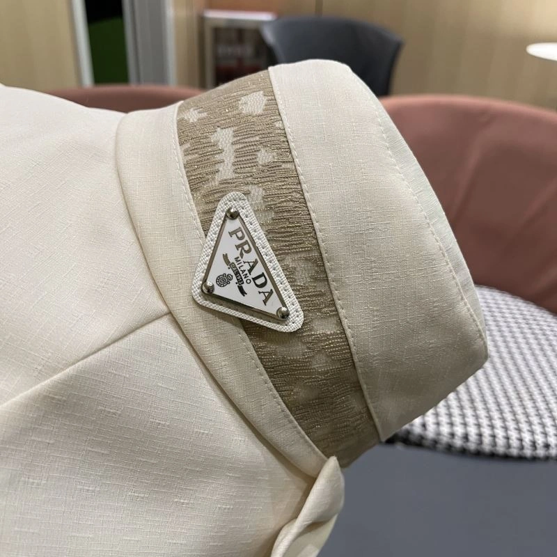 Trendsetting Prada Caps 257223