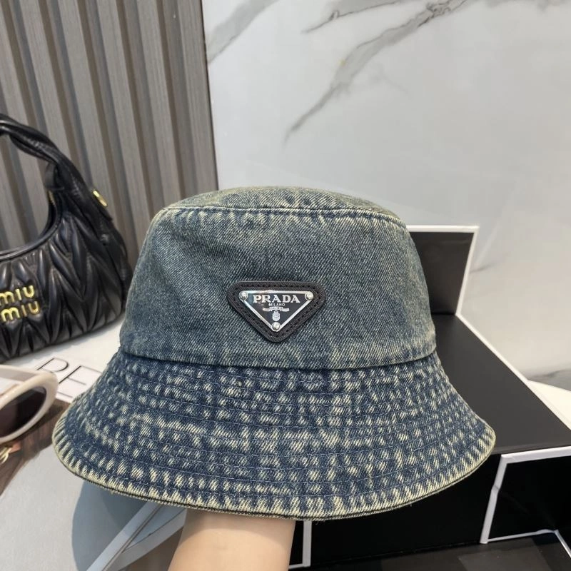 Prada Caps Versatile 257179