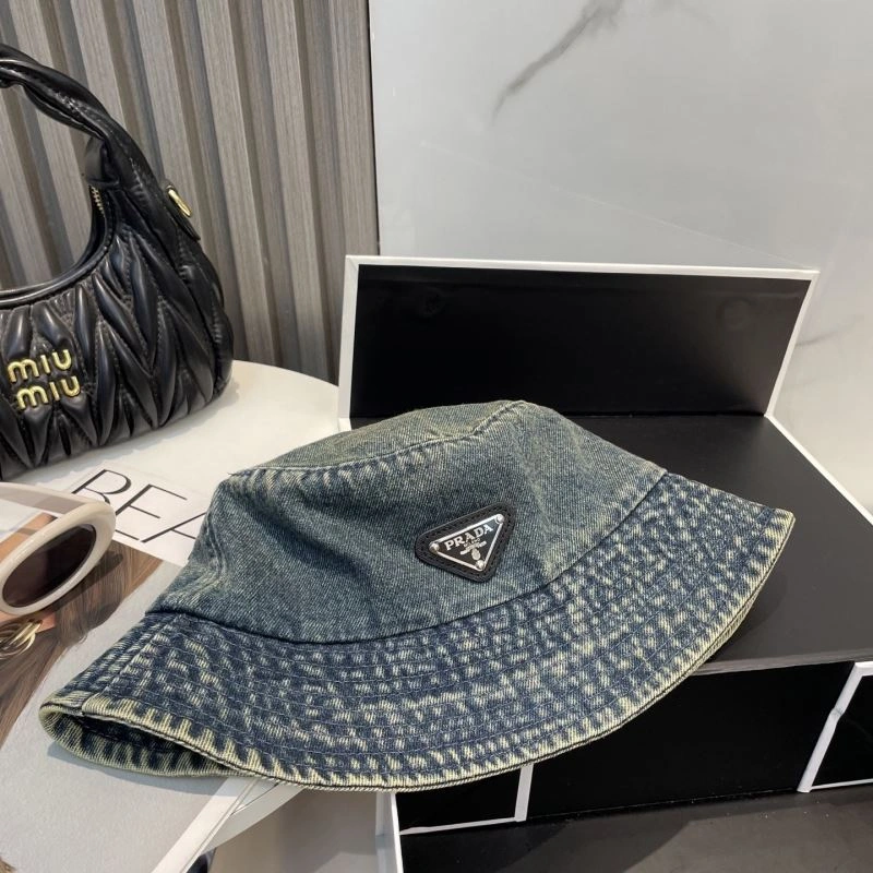 Prada Caps Versatile 257179
