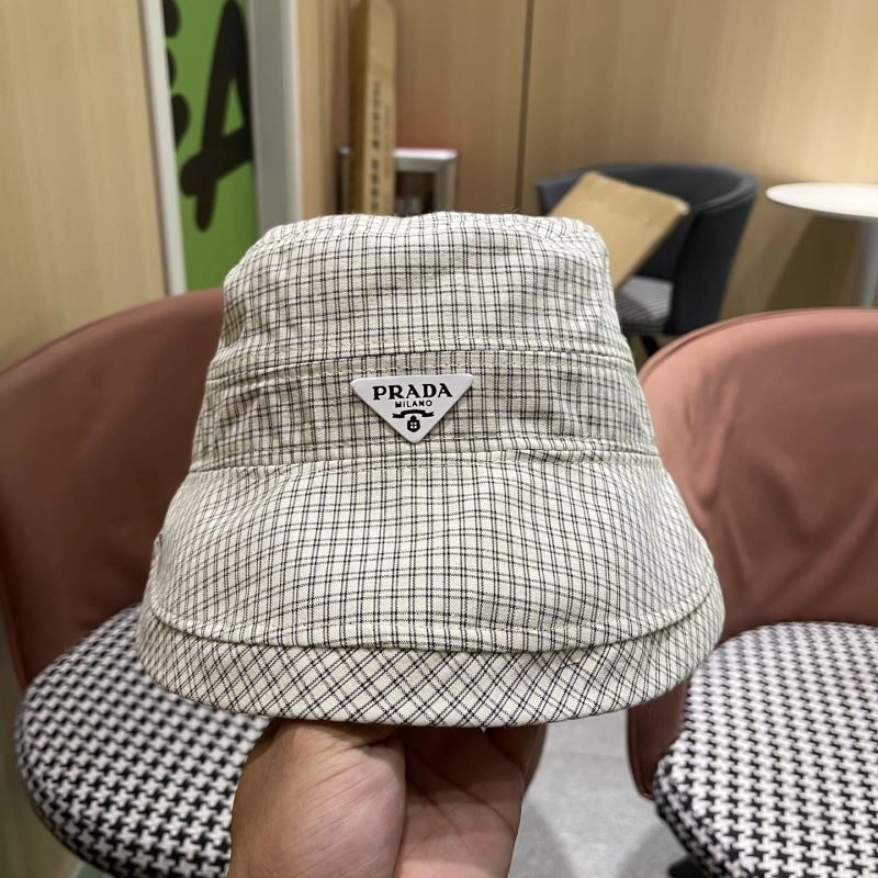 Vibrant Prada Caps 257197