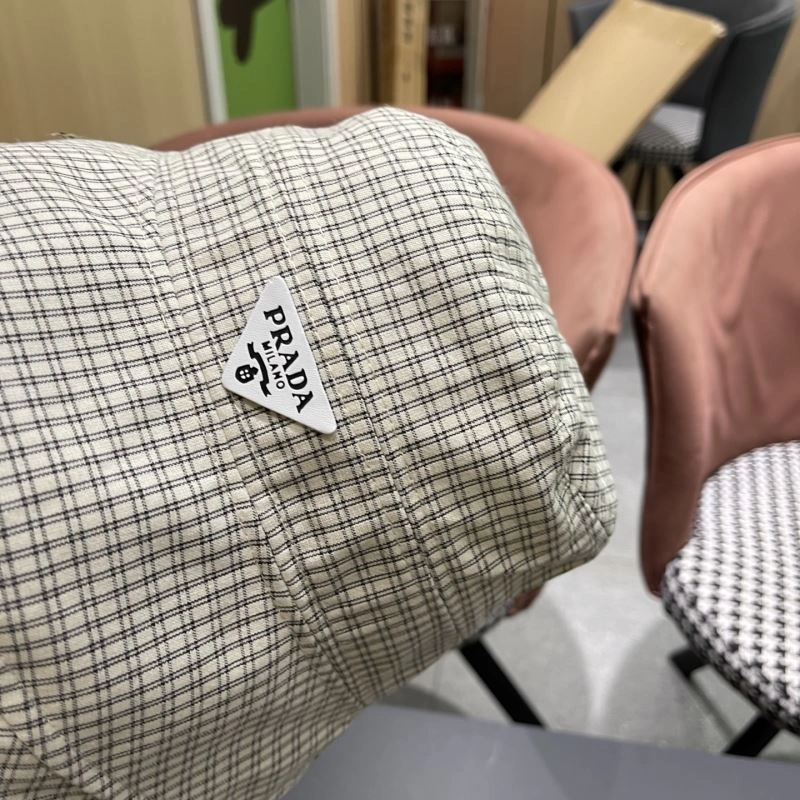 Vibrant Prada Caps 257197